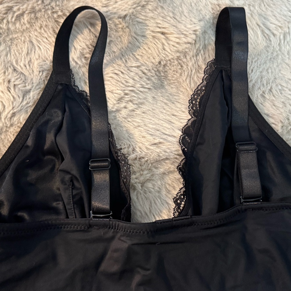 Chic Black Lace Shapewear Bodysuit - Picture 3 of 8